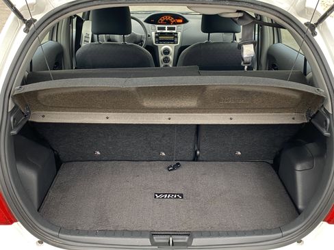 Used 2009 Toyota Yaris 4-Door Hatchback image 34