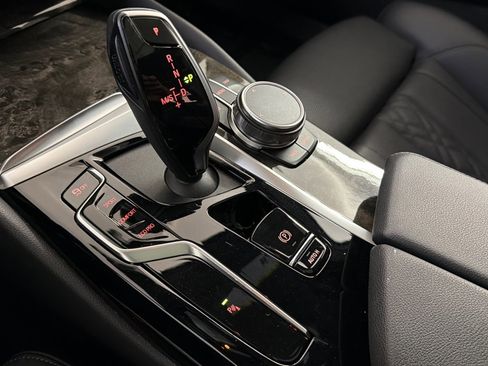 Used 2023 BMW 530i w/ Convenience Package RWD image 18