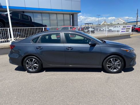 Used 2024 Kia Forte LXS w/ LXS Technology Package FWD image 6