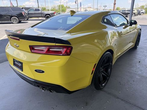 Used 2018 Chevrolet Camaro SS RWD image 6
