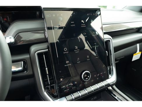 New 2026 GMC Yukon XL Elevation w/ Elevation Premium Package AWD/4WD image 24