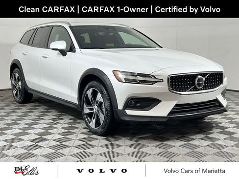 Certified 2025 Volvo V60 B5 Cross Country Plus image 1
