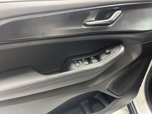 New 2025 Jeep Grand Cherokee 4WD image 6