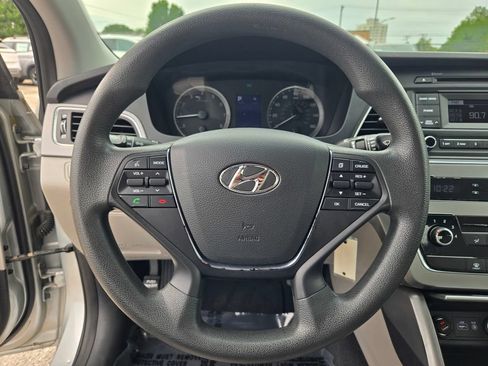 Used 2017 Hyundai Sonata SE FWD image 36