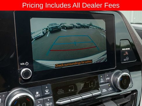 Certified 2024 Toyota Highlander XLE AWD/4WD image 16