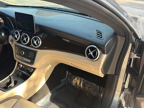Used 2019 Mercedes-Benz CLA 250 4MATIC image 25