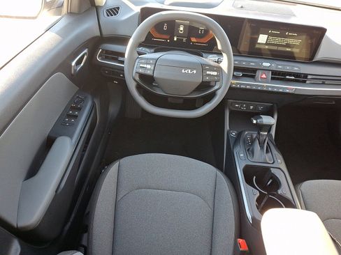New 2025 Kia K4 LX image 7