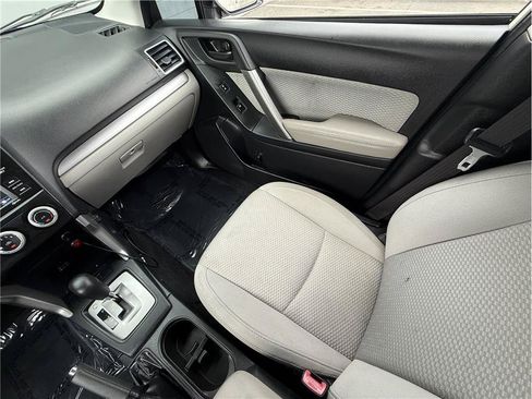 Used 2018 Subaru Forester 2.5i AWD/4WD image 11