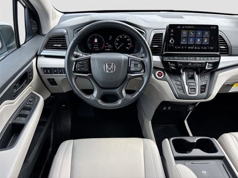 Certified 2025 Honda Odyssey EX-L image 26