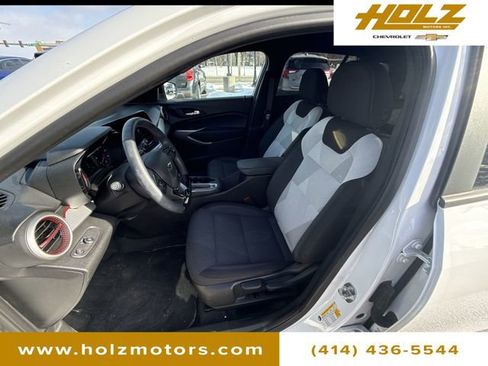 Used 2024 Chevrolet Trax RS w/ Driver Confidence Package image 20