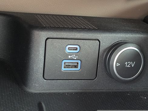 Used 2021 Ford Escape Titanium FWD image 24
