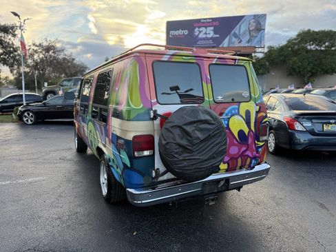 Used 1992 Chevrolet G20 image 5