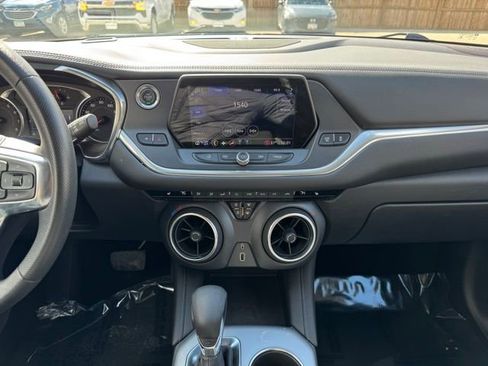 Certified 2021 Chevrolet Blazer LT image 2