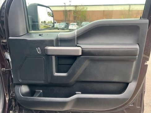 Used 2019 Ford F150 XLT w/ Equipment Group 302A Luxury AWD/4WD image 10