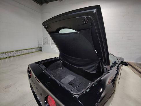 Used 2004 Chevrolet Corvette Coupe w/ Preferred Equipment Group image 10