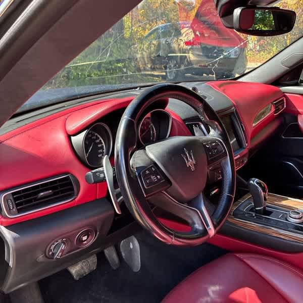 Used 2017 Maserati Levante S AWD/4WD image 11