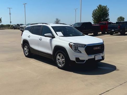 Used 2023 GMC Terrain SLE w/ Driver Convenience Package AWD/4WD image 3