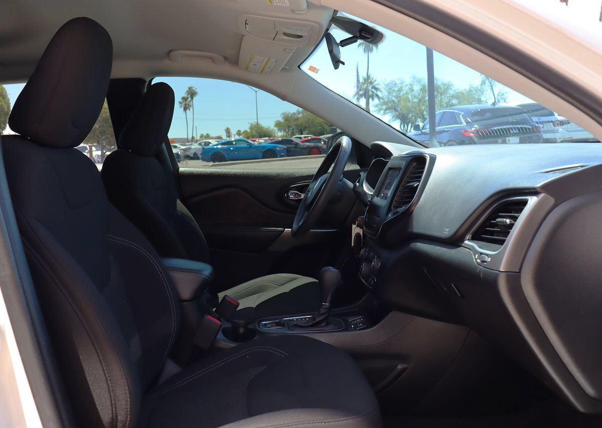 Used 2020 Jeep Cherokee Latitude FWD image 34