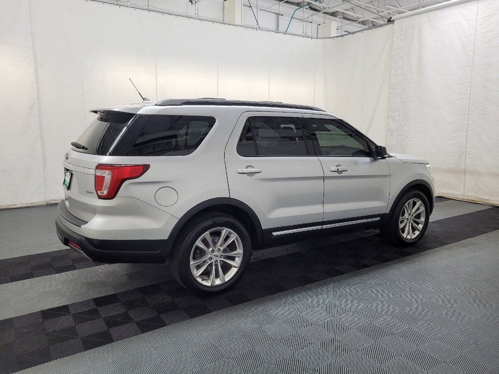 Used 2019 Ford Explorer XLT w/ Equipment Group 202A AWD/4WD image 10