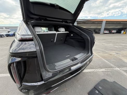 Used 2024 Cadillac Lyriq Sport RWD image 20