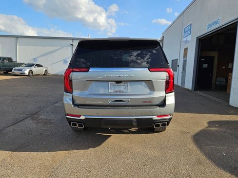 New 2026 GMC Yukon Denali w/ Denali Reserve Package AWD/4WD image 5