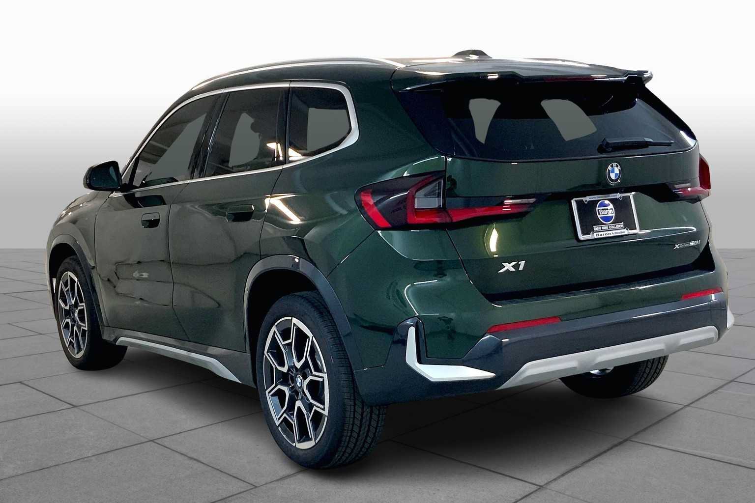 Used 2025 BMW X1 xDrive28i w/ Technology Package AWD/4WD image 12