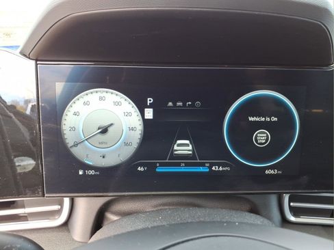 Used 2024 Hyundai Elantra SEL image 18