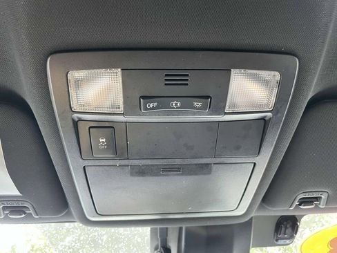 Used 2018 Toyota Tacoma TRD Sport image 31