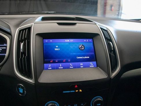 Used 2020 Ford Edge SEL image 34