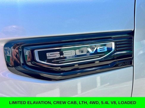 Used 2022 GMC Sierra 1500 Elevation w/ LPO, Elevation Black Package AWD/4WD image 11