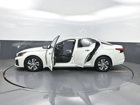 Used 2023 Nissan Altima 2.5 S FWD image 33