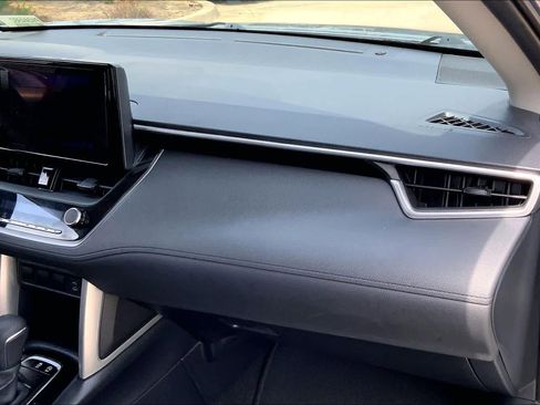 Used 2023 Toyota Corolla Cross LE image 17