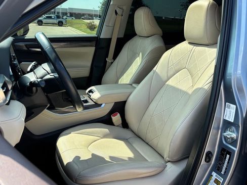 Used 2022 Toyota Highlander Platinum AWD/4WD image 13