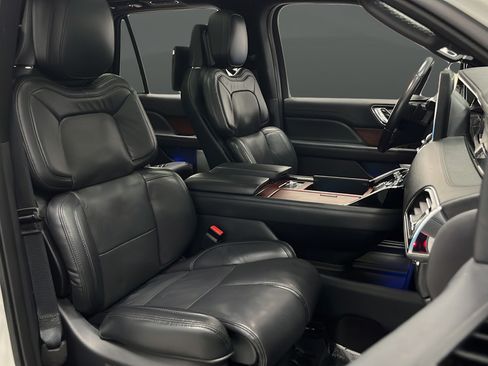 Used 2022 Lincoln Navigator L Reserve AWD/4WD image 24