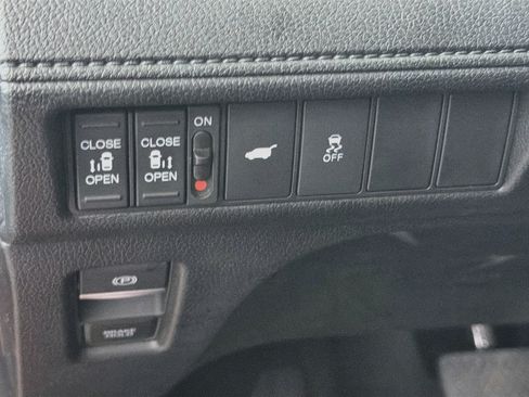 Used 2025 Honda Odyssey Sport-L image 16