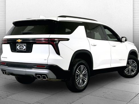 Used 2024 Chevrolet Traverse LT image 13