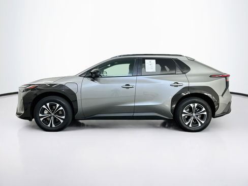 Used 2024 Toyota bZ4X AWD w/ Weather Package image 4