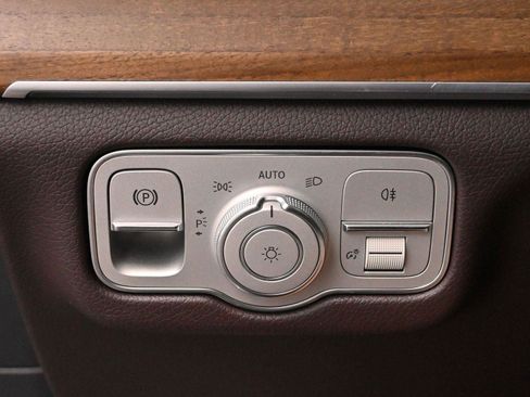 Used 2023 Mercedes-Benz GLS 450 4MATIC image 30