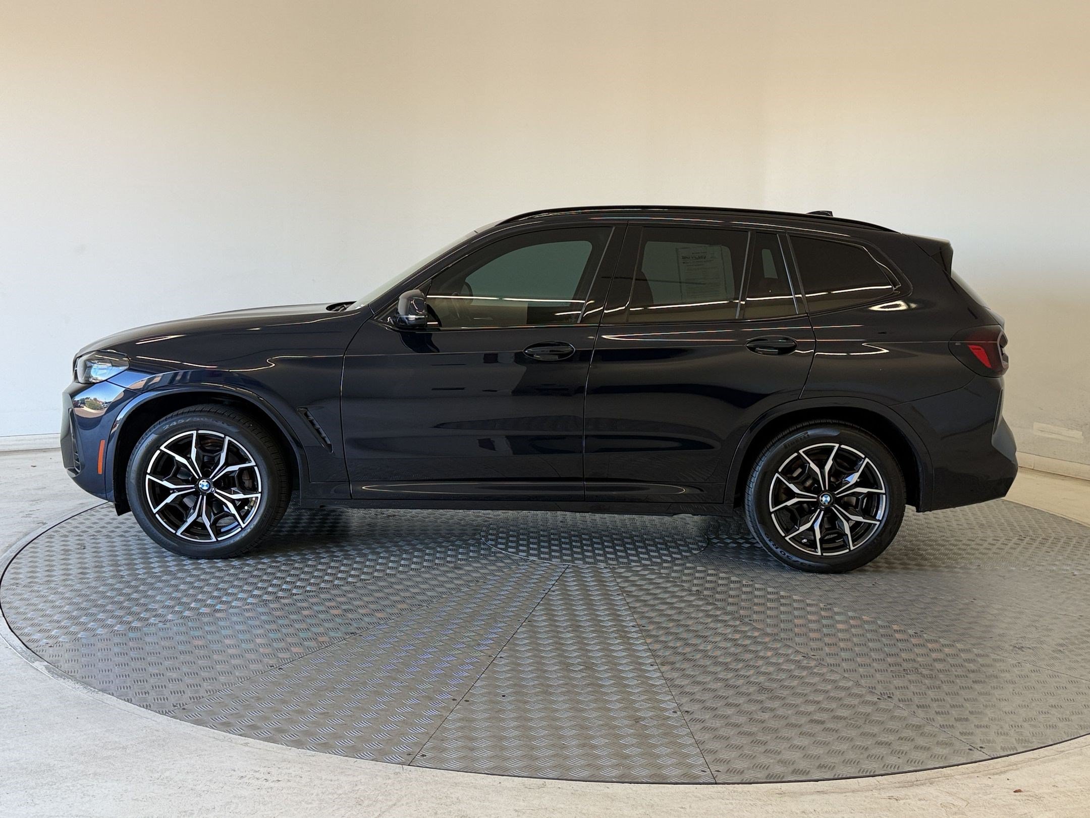 Certified 2024 BMW X3 xDrive30i w/ M Sport Package AWD/4WD image 2