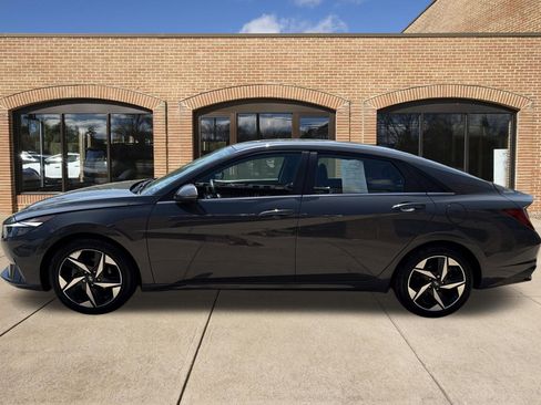 Certified 2023 Hyundai Elantra Limited FWD image 6