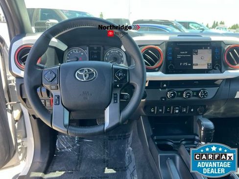 Used 2018 Toyota Tacoma TRD Sport w/ Technology Package RWD image 20