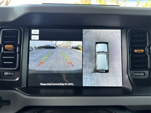 Used 2023 Ford Bronco Badlands image 24