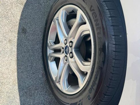 Used 2017 Ford Edge Titanium w/ Technology Package FWD image 6