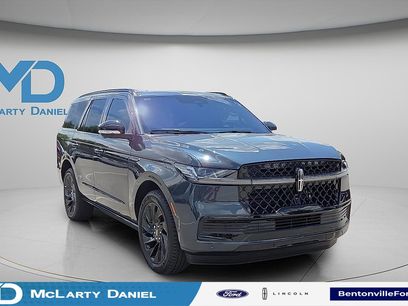 New 2025 Lincoln Navigator Reserve w/ Jet Appearance Package