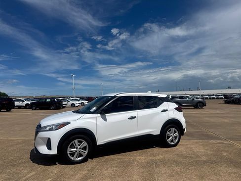 Certified 2024 Nissan Kicks S FWD image 10