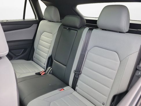 New 2026 Volkswagen Atlas Cross Sport SEL R-Line AWD/4WD image 12