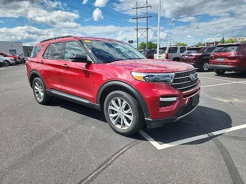 Certified 2023 Ford Explorer XLT w/ Equipment Group 202A AWD/4WD image 1