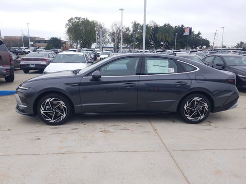 New 2026 Hyundai Sonata SEL FWD image 4