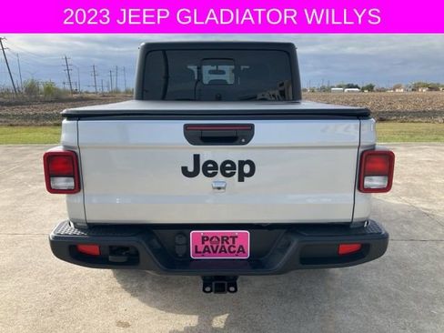 Used 2023 Jeep Gladiator Willys image 6