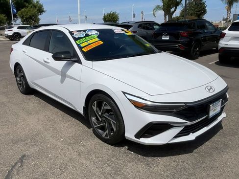 Used 2025 Hyundai Elantra Sport FWD image 1